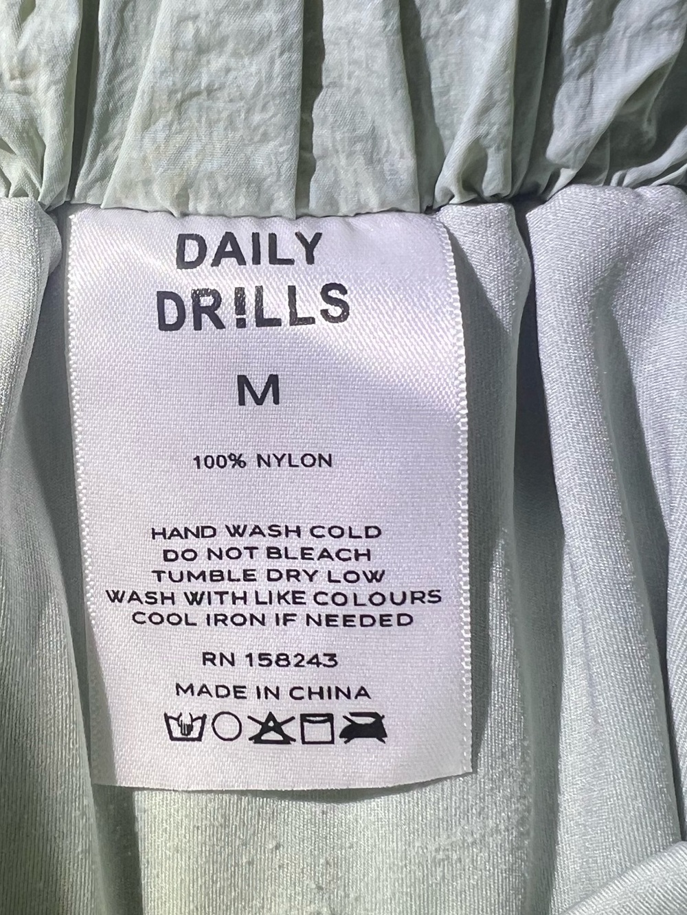 Daily Drills Sage Green Lightweight Shorts Size Medium - Picture 5 of 5